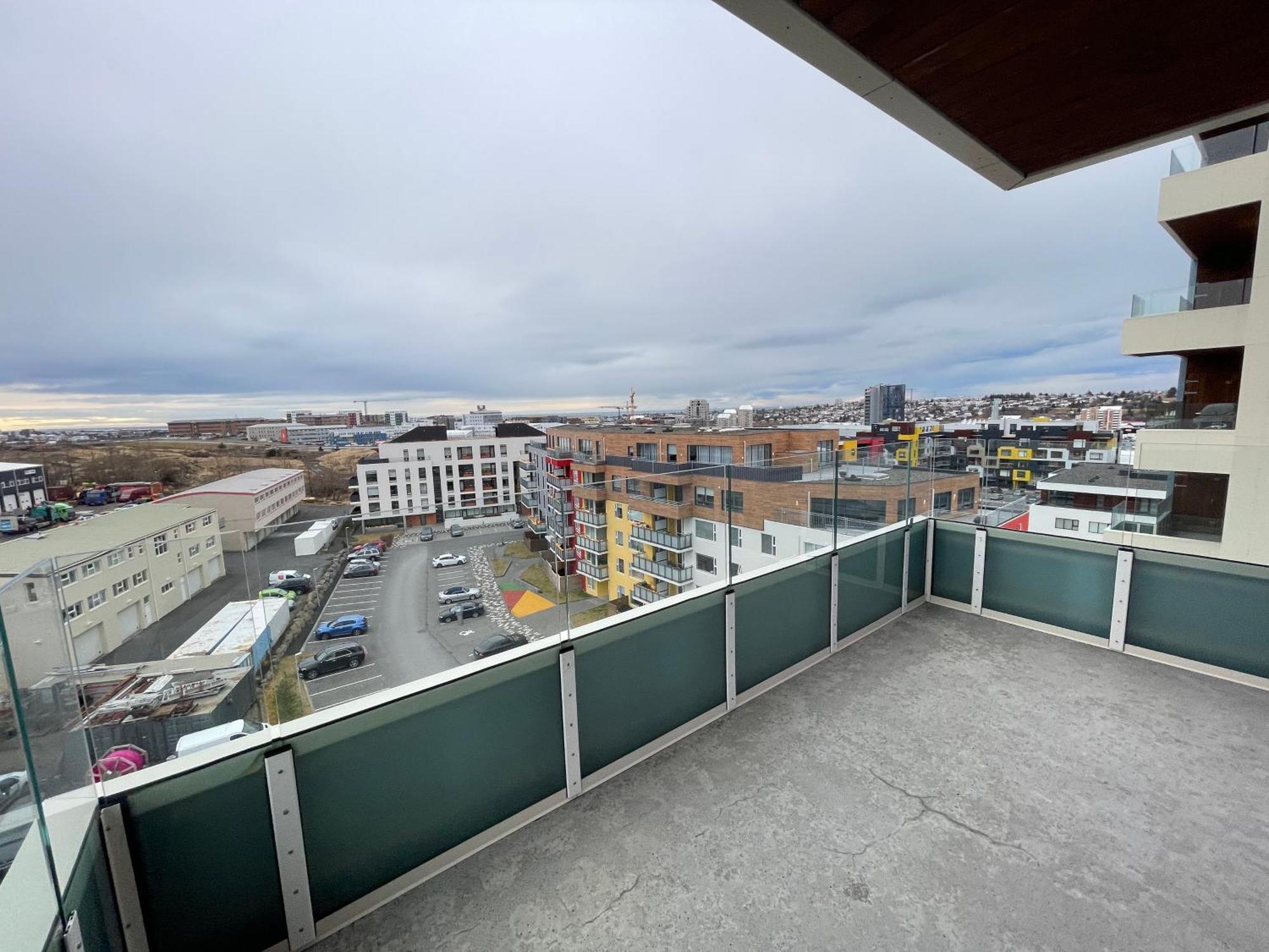 Modern And Spacious 3 Bedroom Apartment In Kopavogur Рейкьявик Экстерьер фото